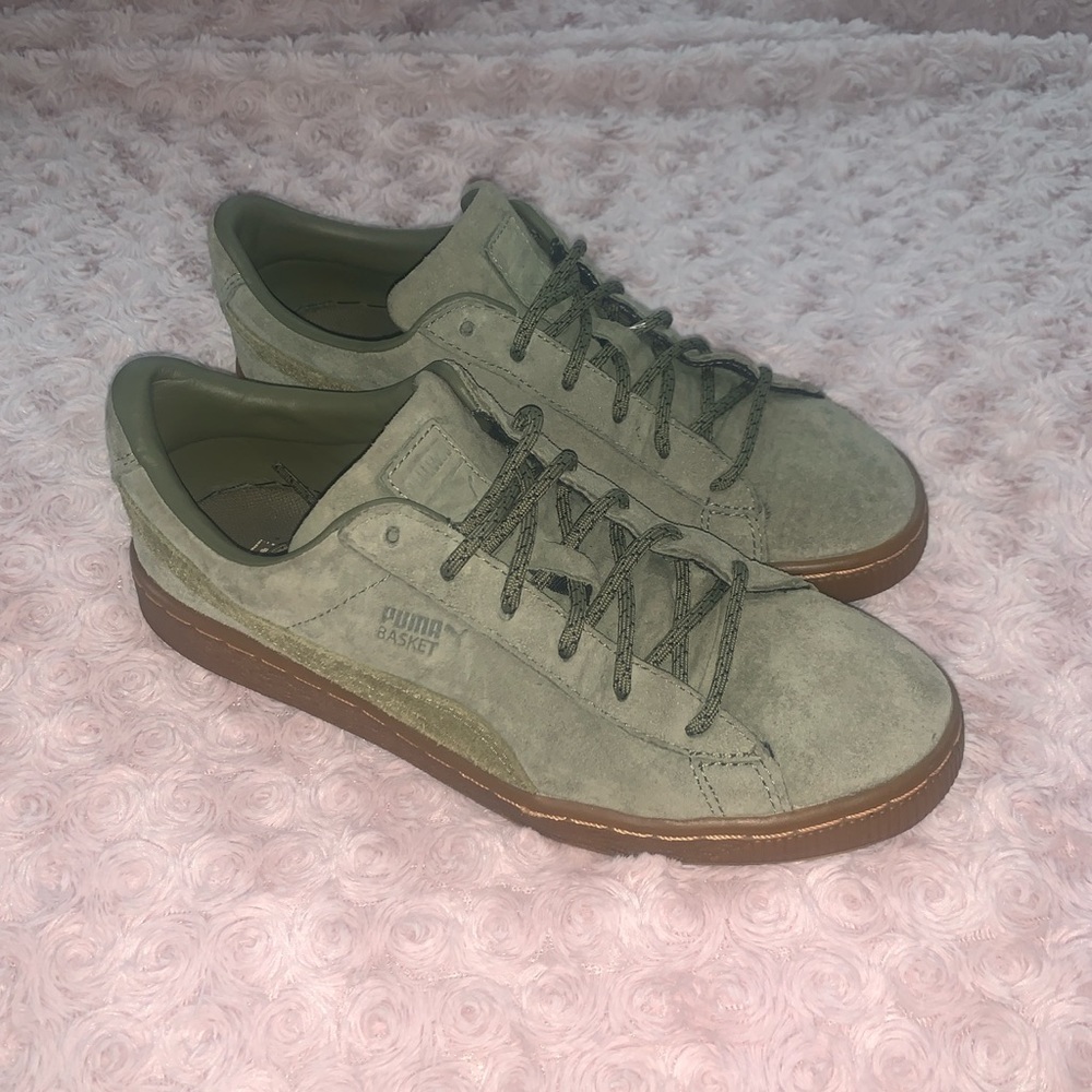olive green pumas